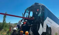 Diyarbakır’da Otobüs Şarampole Devrildi: 2 Yaralı
