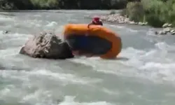Rafting Yarışında Botları Alabora Olan Sporcular Zor Anlar Yaşadı