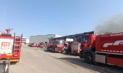 Gaziantep'te Elyaf Fabrikasında Yangın; 2 İşçi Dumandan Etkilendi