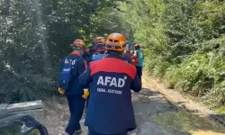 Ormanda Yürüyüş Yaparken Kayalıklardan Düşüp Ayağı Kırıldı, 4 Saatte Kurtarıldı