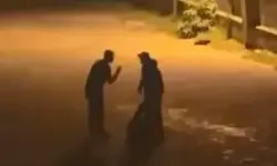 Yolda Silahlı Saldırıya Uğrayan E. Ağır Yaralandı; Arkadaşları Başında Bekledi