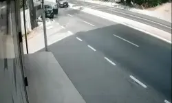 Yayayı Fark Edip Manevra Yaptı; Vurduğu Çöp Konteyneri Dede Ve Torununa Çarptı