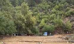 Mersin-Antalya Yolu Heyelan Nedeniyle Ulaşıma Kapandı