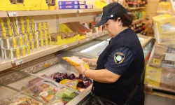 Akdeniz’de Zabıta Ekipleri Marketleri Denetledi