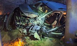 Tokat`ta Hafif Ticari Araç Yol Kenarına Savruldu; 1 Ölü, 3 Yaralı