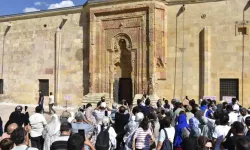Tarihin Taşla Yazılmış Şaheserinde 'Gölge' Turizmi