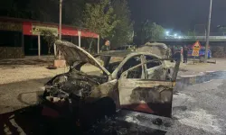 Antalya’ da Seyir Halindeki Otomobil Yandı