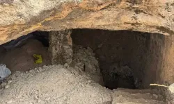 Mağarada Kaçak Kazı Yapan 4 Defineci Suçüstü Yakalandı