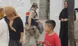 Ev Sahibini Bıçaklayıp Sandalyeye Bağladılar, Gasbettikleri Altınlarla Kaçtılar