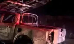 Otoyolda Yanan TIR'daki Kamyonetler Kullanılamaz Hale Geldi