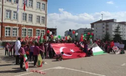 Sivas'ta Filistinli Çocuklar İçin Gökyüzüne Balon Bırakıldı