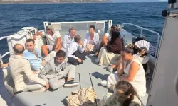 Şık Giyinerek Yurt Dışına Kaçmak İsteyen 12 Kaçak Göçmen Yakalandı