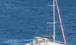 Yelkenli Teknelerde 22 Kaçak Göçmen Yakalandı, 3 Şüpheli Gözaltına Alındı