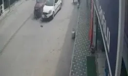 Toprakkale’de İki Otomobil Çarpıştı; 2 Kişinin Yaralandığı Kaza Anı Kamerada