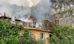 Pekmez Yapmak İçin Yakılan Ocaktan Çıkan Yangını, Tatbikata Giden İtfaiyeciler Söndürdü