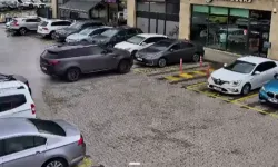 Çekmeköy’de Sürücü Fren Yerine Gaza Bastı; Cip Çarptığı Otomobille Kafeye Girdi