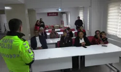 Atık Toplayıcılarına Kızılay’dan Trafik Eğitimi
