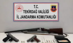 Evinde Ruhsatsız Silahlar Ele Geçen Şüpheli Gözaltında