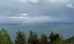 Bartın'da Yağmur Sonrası Deniz Üzerinde Gökkuşağı Oluştu