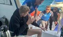 Boğulma Tehlikesi Geçiren Turisti Deniz Polisi Kurtardı