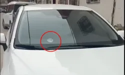 Mardin’de Park Halindeki Otomobile Yorgun Mermi İsabet Etti