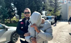 Eşini Kıskançlık Nedeniyle Bacak Ve Sırtından Bıçakla Yaraladı