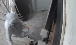 Matkapla Komşusunun Kapısına Zarar Veren Kadın, Yeni Kapıyı Da Tekmeledi