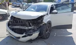 Amasya’da İki Otomobil Çarpıştı: 2 Yaralı