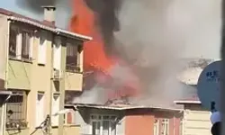 Sultanbeyli’de 3 Katlı Binanın Çatısı Alev Alev Yandı