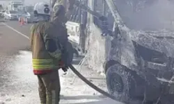 Seyir Halindeki Kamyonet Yandı