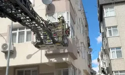 Avcılar’da Yangın Paniğiyle Evden Çıkan Aile Anahtarı İçeride Unuttu; İtfaiye Kurtardı