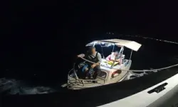 Didim Açıklarında Sürüklenen Teknedeki 2 Kişi Kurtarıldı