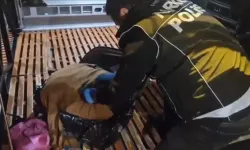 Valizdeki Kazağın İçine Gizlenmiş 15 Bin Uyuşturucu Hap Ele Geçirildi