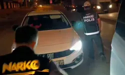 Polisin Takibe Alıp Durdurduğu Otomobilden 110 Bin Uyuşturucu Hap Çıktı