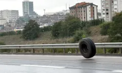 Başakşehir'de Otoyolda Kopan TIR Lastiği Tehlike Yarattı