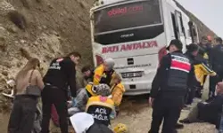 Yolcu Midibüsü Şarampole Düştü: 9 Yaralı