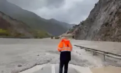 Erzincan’da Sağanak Sele Neden Oldu; Erzurum Kara Yolu Tek Yönlü Ulaşıma Kapatıldı