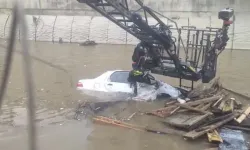 Sarıyer’de Selde Kaybolan A.D Otomobili Dereden Çıkarıldı; Kendisi Aranıyor