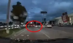 Bursa'da Trafikte 2 Sürücünün Yol Verme Tartışması Kamerada