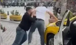 Fatih'te Taksicilerin Yumruklu 'Yolcu Alma' Kavgası Kamerada