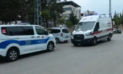 Otomobil İle Çarpışan Motosikletteki 2 Kişi Yaralandı