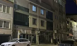 3’üncü Kattaki Evlerinin Balkonundan Düşüp, Ağır Yaralandı