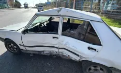 Kamyonet İle Otomobil Çarpıştı; 2 Yaralı