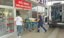 Otomobil İle Çarpışan Motosikletteki Çift Yaralandı; Kaza Kamerada