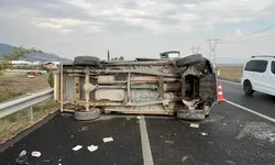 Takla Atan Kamyonetteki Aynı Aileden 4 Kişi Yaralandı