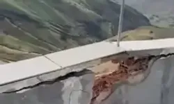 Siirt’te Sağanak Ve Dolu Hayatı Olumsuz Etkiledi, Binaya Yıldırım İsabet Etti
