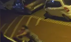 Esenyurt’ta Kadının Tartıştığı Erkeği Sokak Ortasında Darbettiği Anlar Kamerada