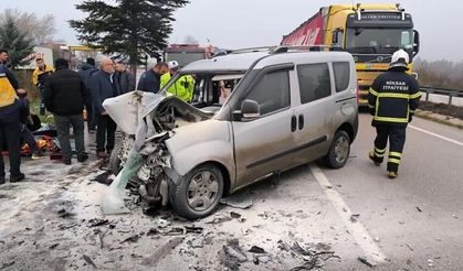 Tokat’ta Tırla Çarpışan Hafif Ticari Araç Alevlere Teslim Oldu, 5 Yaralı