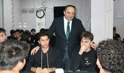 Erbaa Kaymakamı Dr. Remzi Demir, Gençlerle İftar Sofrasında Buluştu