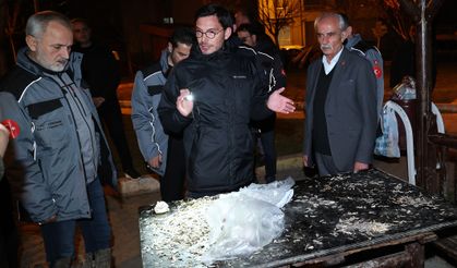 Başkan Yazıcıoğlu Devegörmez Mahallesi’nde Gece Mesaisi